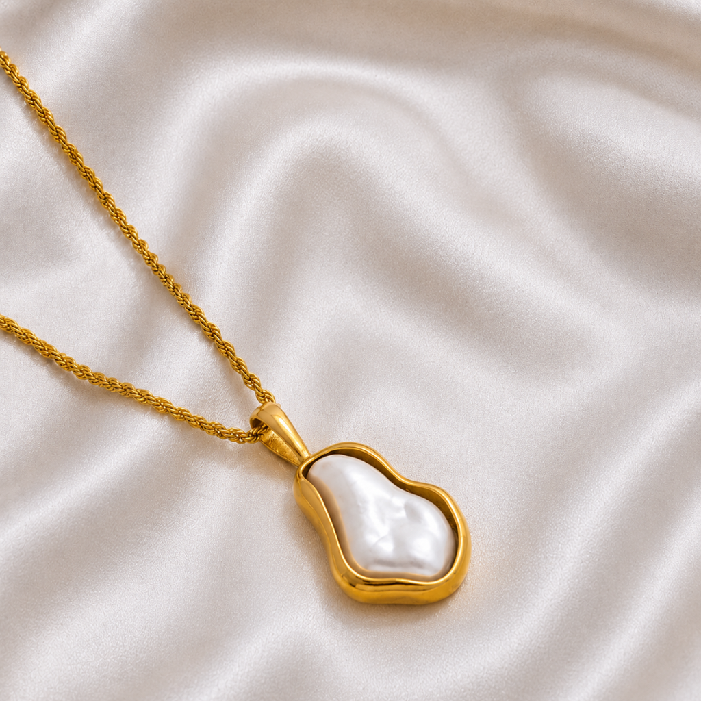 Diana Pearl Pendant Necklace