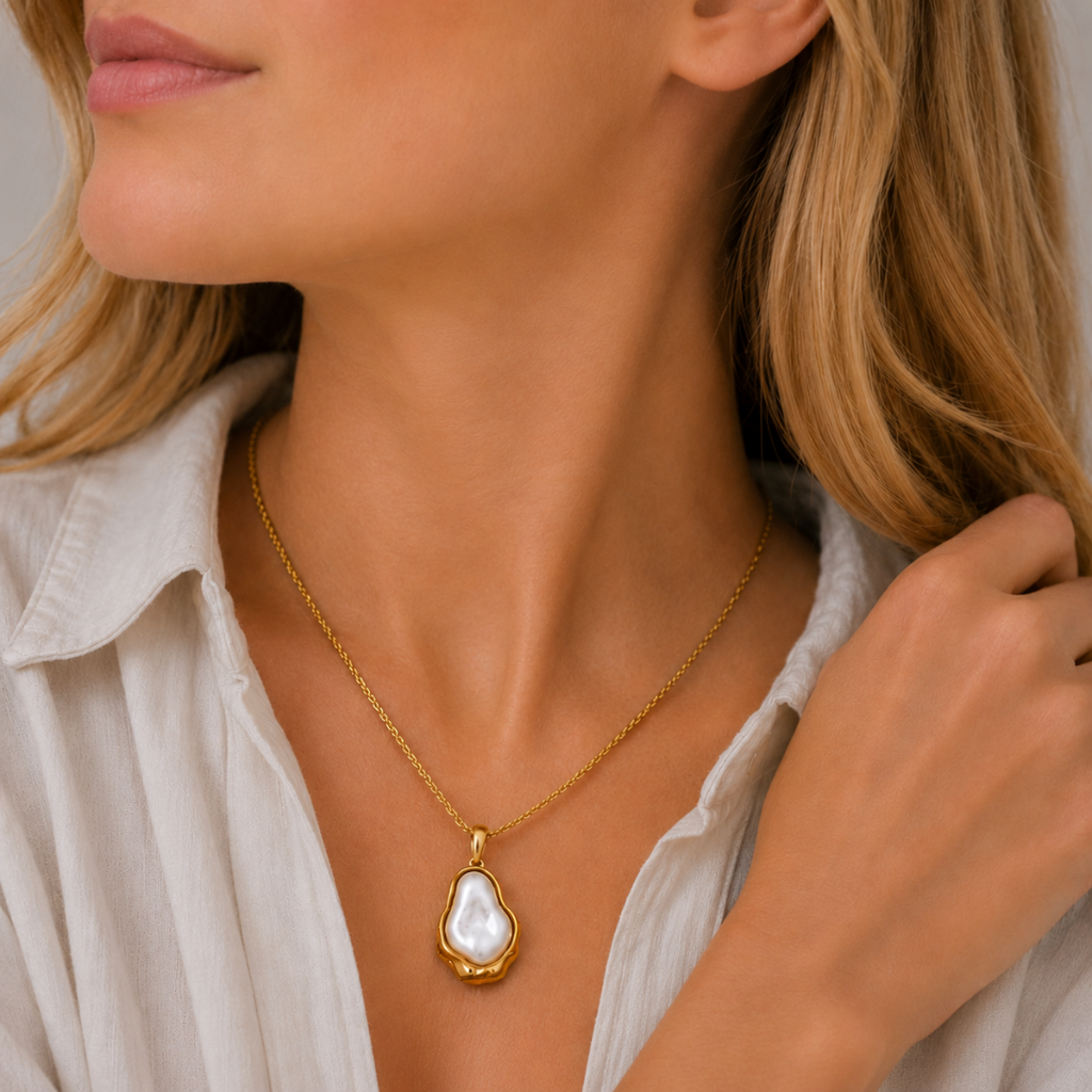 Diana Pearl Pendant Necklace